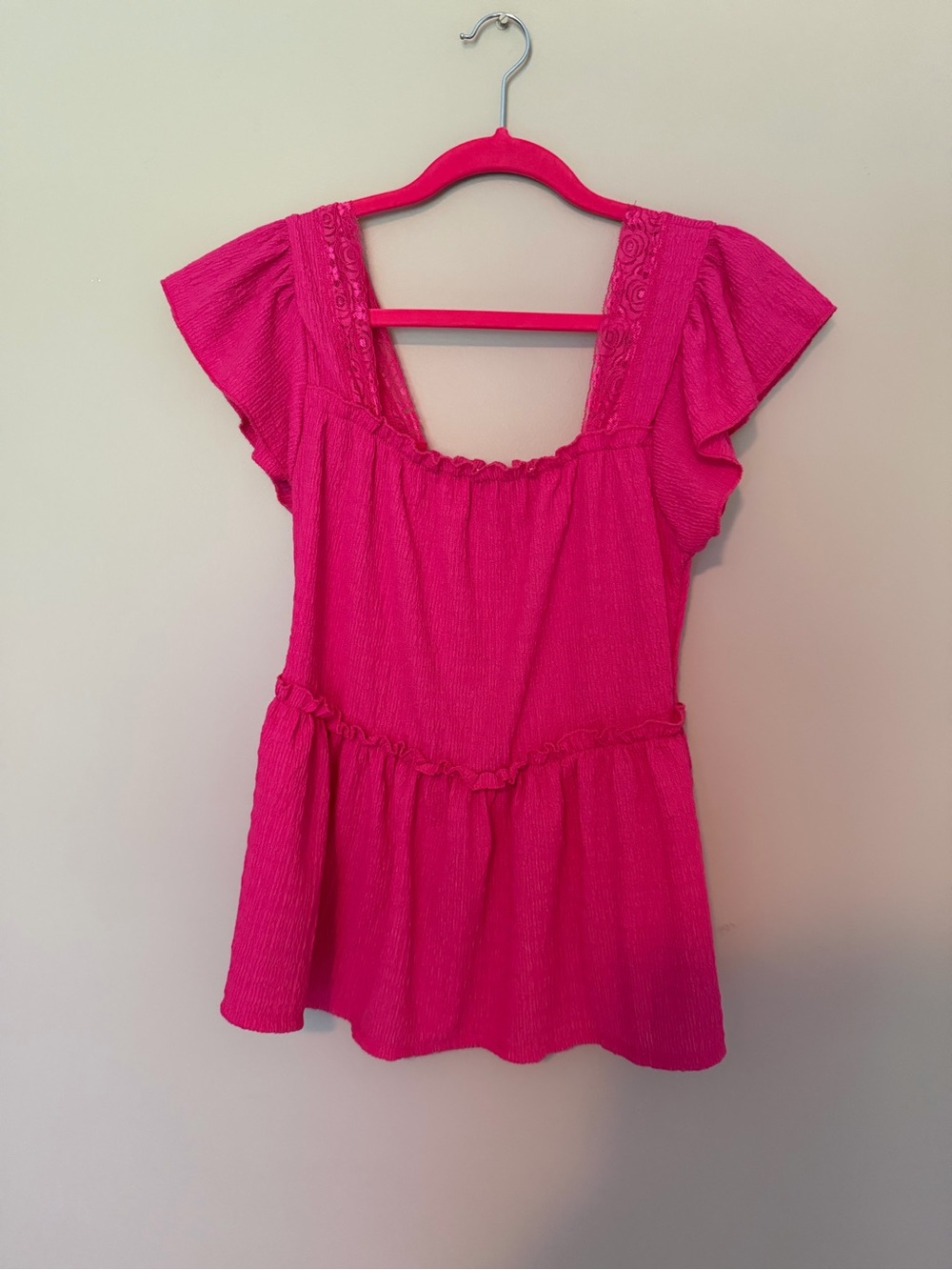 💰Liberty Love Hot Pink Flutter Sleeve Peplum Top